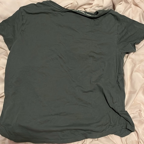reebok green shirt LG - Picture 3 of 3